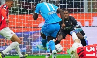 2:0, Neapel erobert erfolgreich San Siro