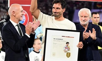 Der Deutsche Fußball-Bund und Tausende Fans würdigten Hummels