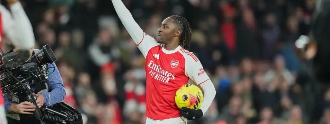 Ezes persönlicher Coup: Drei Tore gegen den Erzrivalen