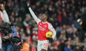 Ezes persönlicher Coup: Drei Tore gegen den Erzrivalen