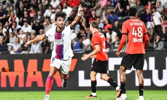 Ferran trifft doppelt bei seinem Debüt und rettet PSG