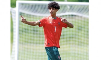 Ronaldo gratuliert seinem Sohn zu seinem ersten Doppelpack SIUUUU