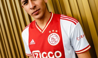 Wertschätzung des neuen Trikots von Ajax